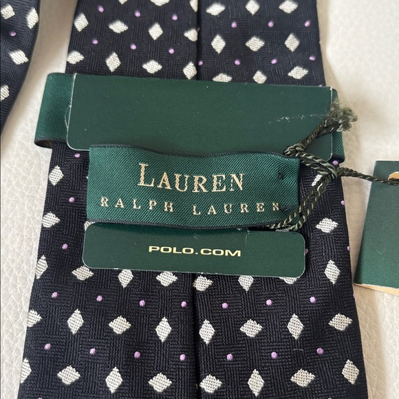 Lauren Ralph Lauren 100% Silk Men’s Black and Ivory Tie - Picture 3 of 6
